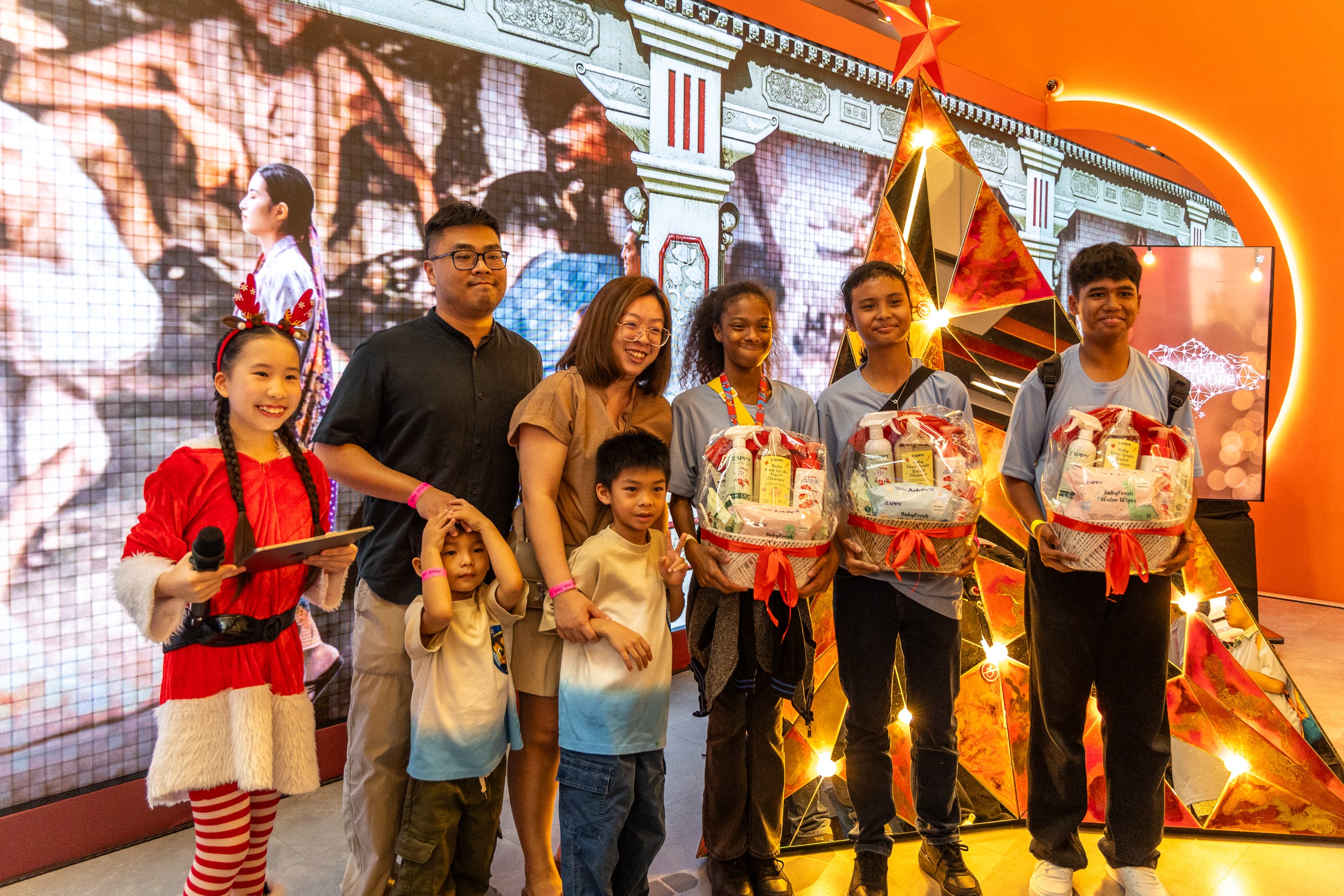 Singapore Red Cross Young Hearts 60 Lights Fundraiser 4